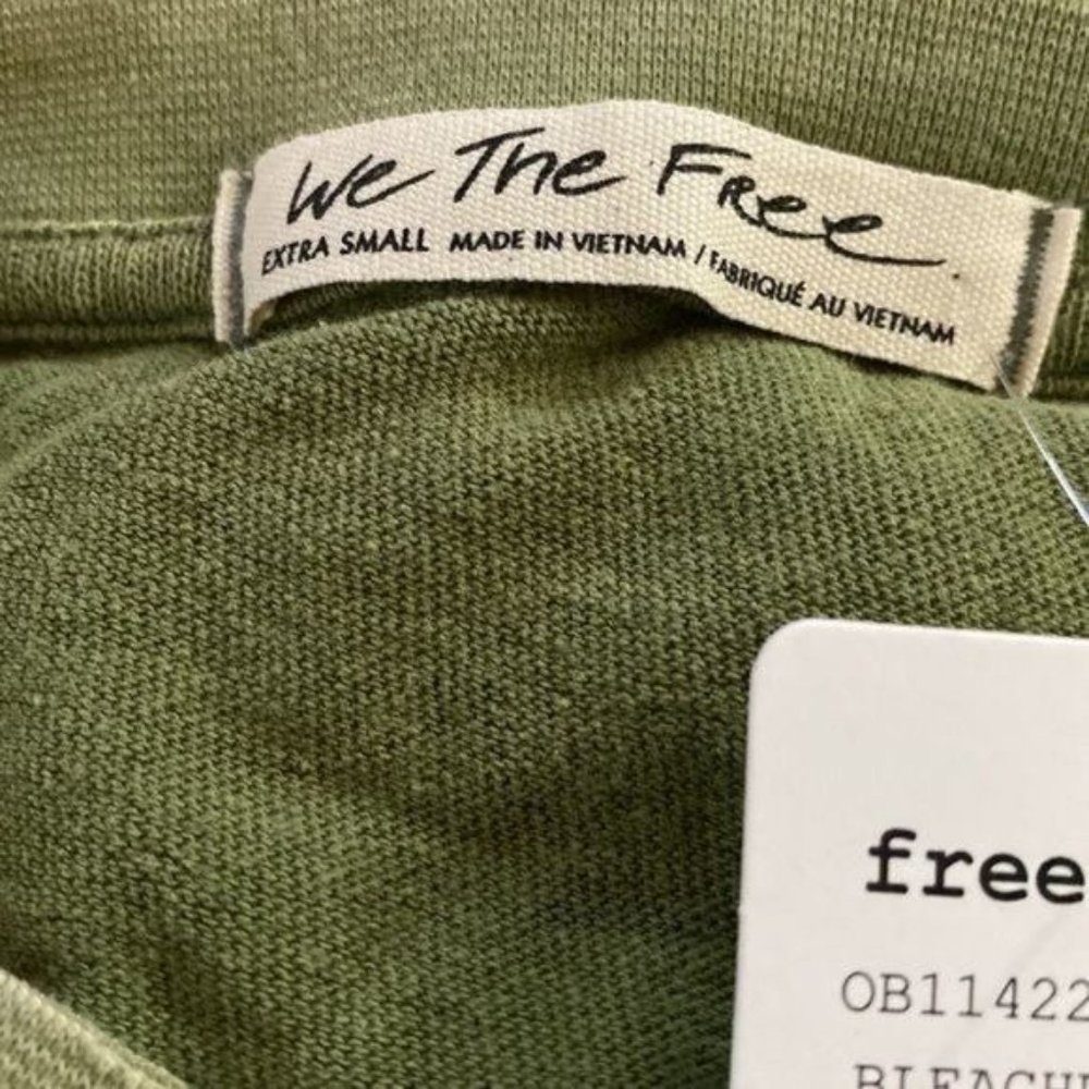 Free People Rubi Ripped Pocket T-Shirt in Bleached Military NWT - Picture 7 of 7